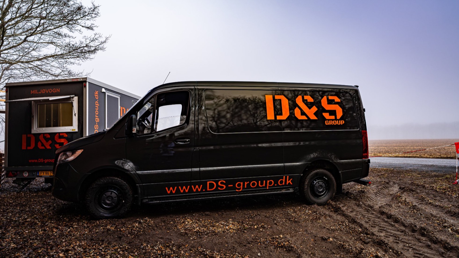 D&S Groups varevogn med firmalogo